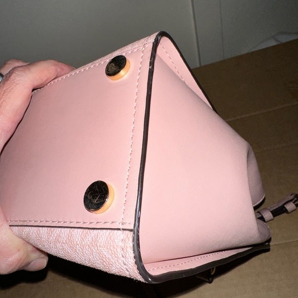 Michael Kors Two Toned Bag Pre Owned RARE - Picture 10 of 16